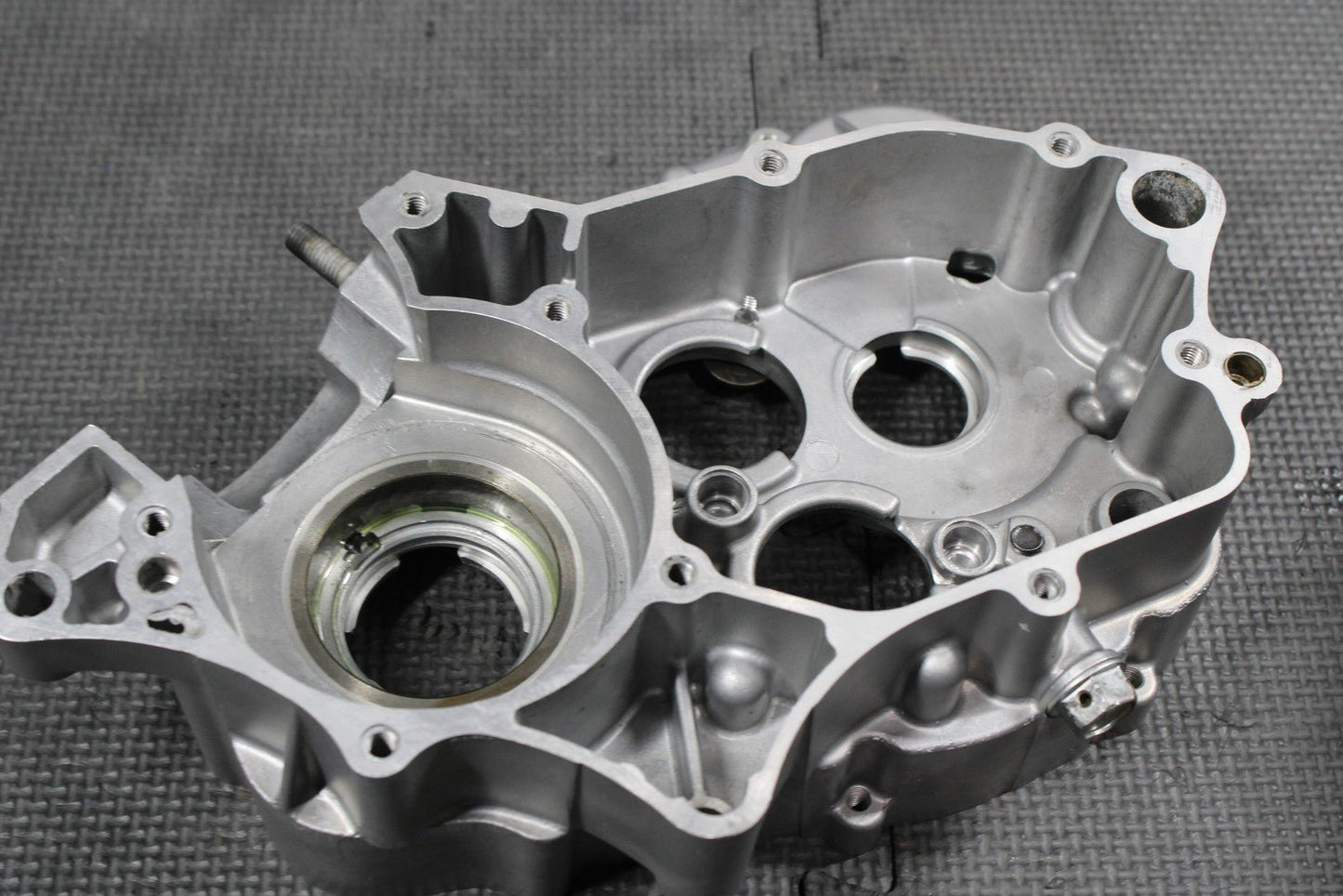2012 KAWASAKI 08 - 13 KX85 OEM LEFT RIGHT ENGINE MOTOR CRANKCASE CASES BLOCK - hggarage