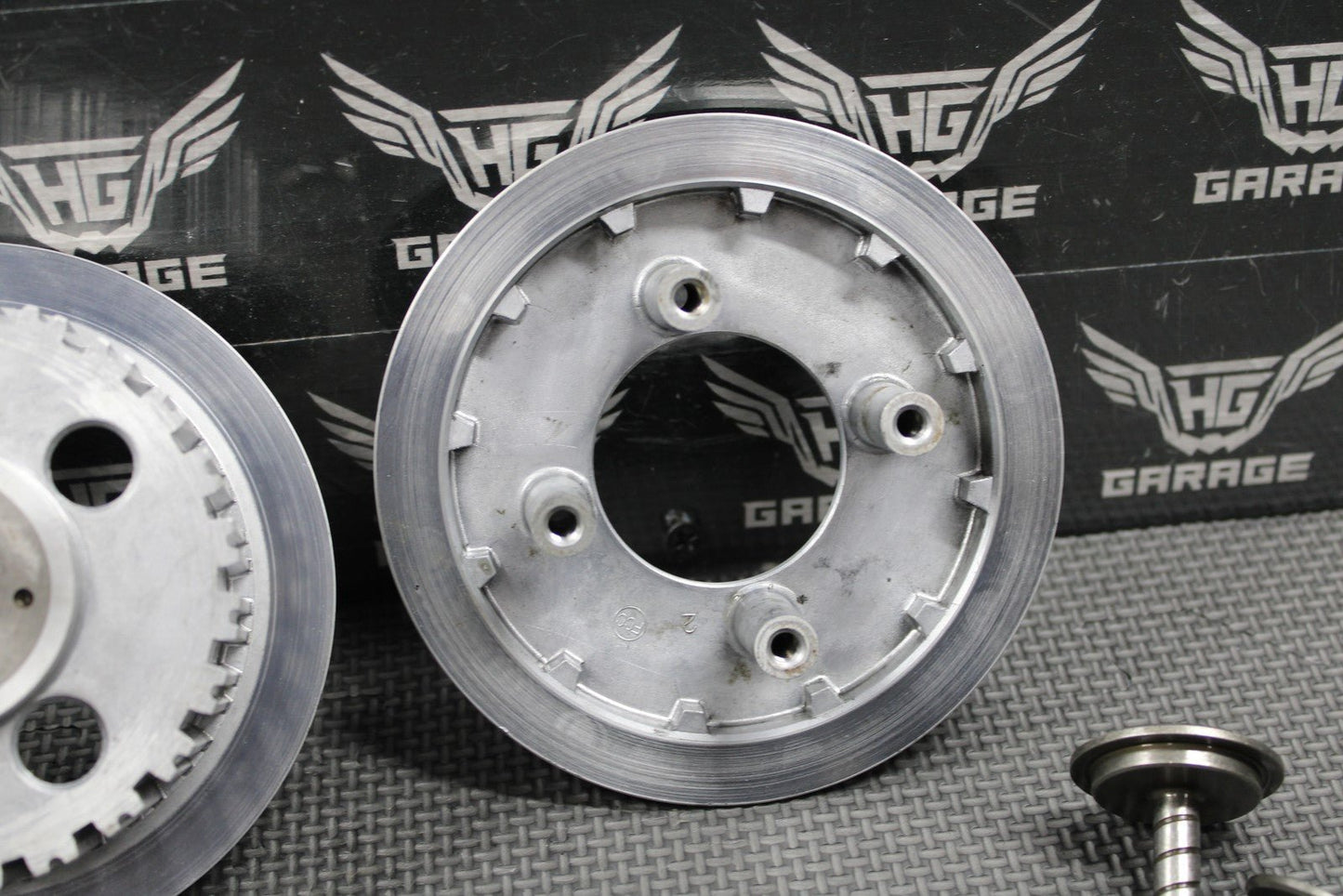 1991 HONDA 88 - 95 XR250R OEM CLUTCH BASKET HUB PRESSURE PLATE 22100 - KT1 - 020 NICE! - hggarage