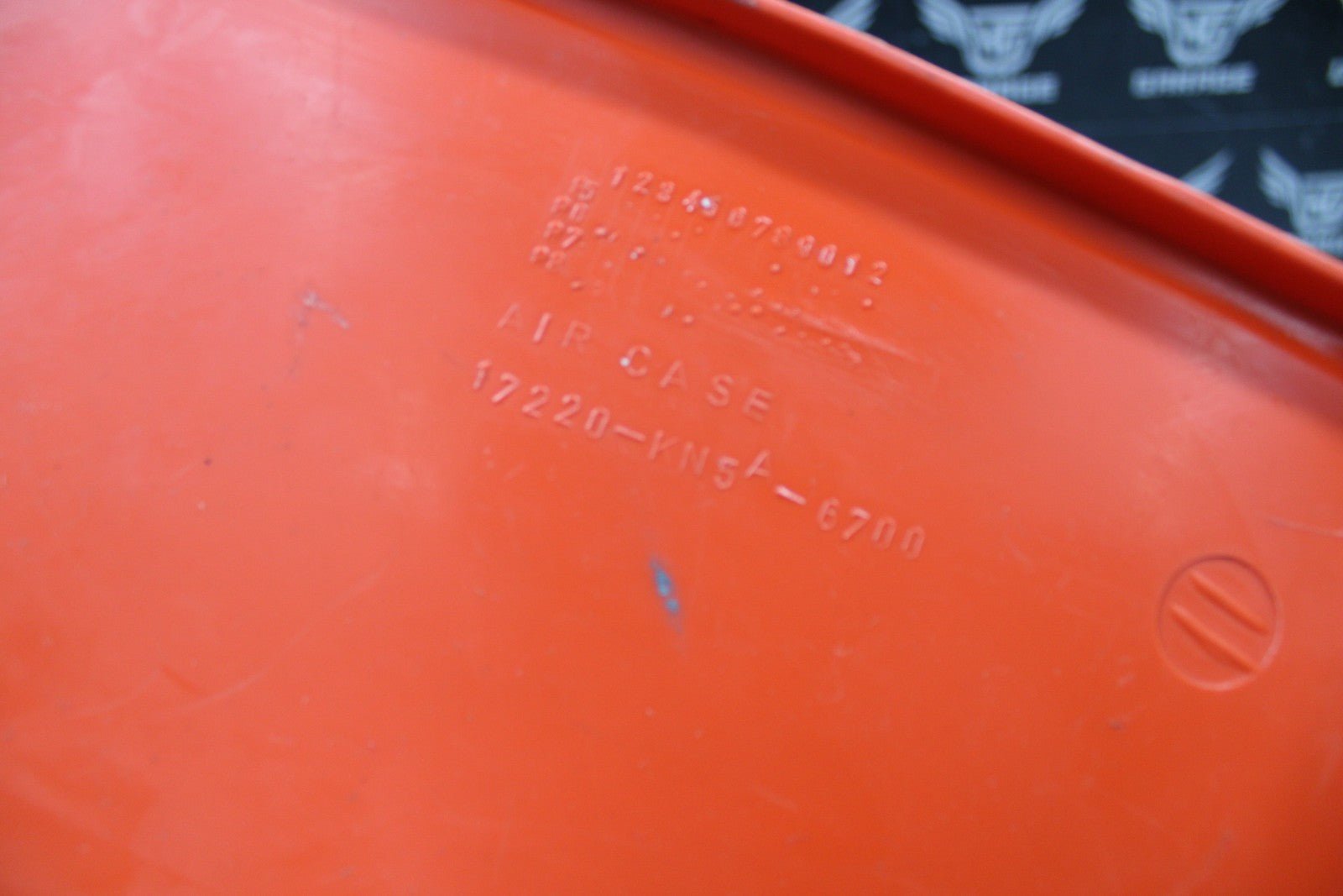 1989 HONDA XR250R OEM LEFT REAR PLASTIC PANEL PLATE AIRBOX COVER 83603 - KT1 - 900ZB - hggarage