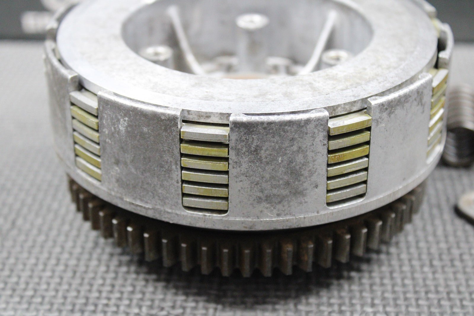 1989 HONDA 88 - 95 XR250R OEM CLUTCH BASKET HUB PRESSURE PLATE W PLATES SPRINGS - hggarage