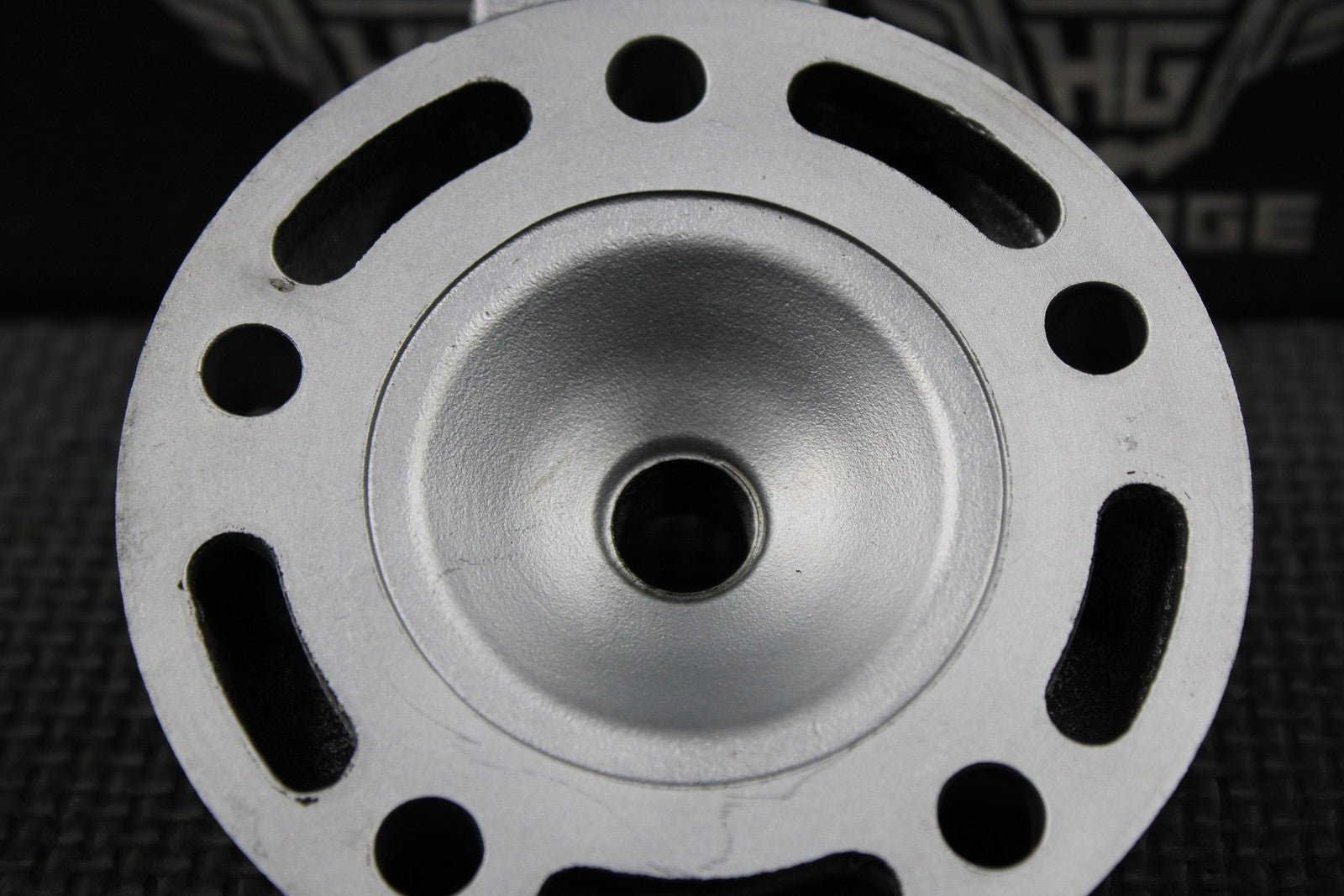 1988 HONDA CR125R OEM ENGINE MOTOR CYLINDER HEAD COVER DOME 12200 - KS6 - 830 NICE! - hggarage