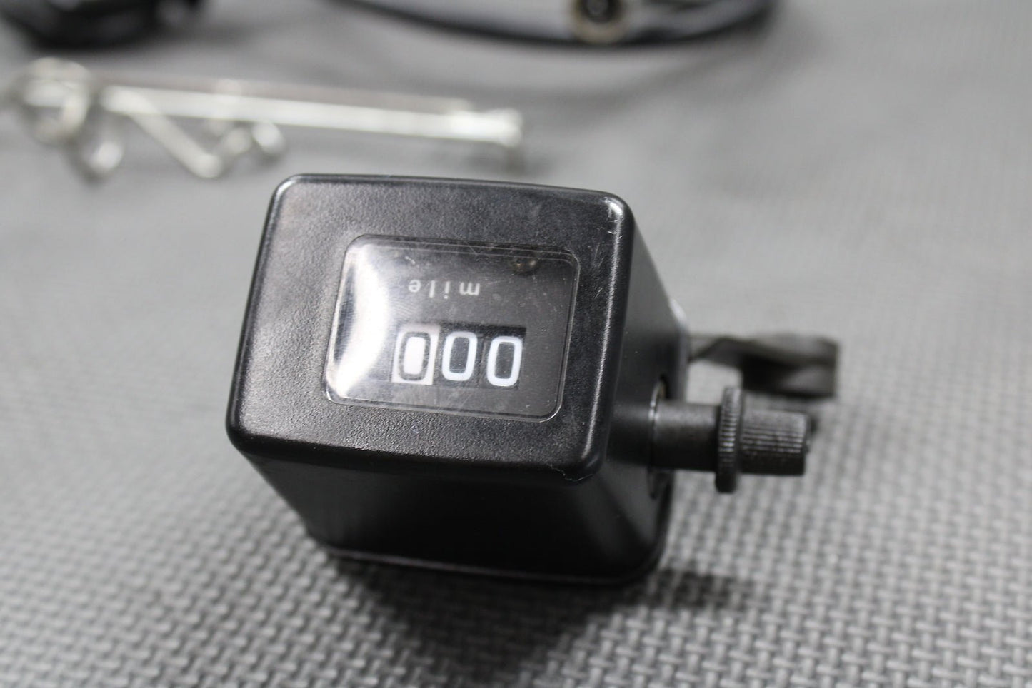 2000 SUZUKI 00 - 04 DRZ400 00 - 07 DRZ400E OEM TRIP METER SPEED DRIVE GEAR HUB CABLE - hggarage