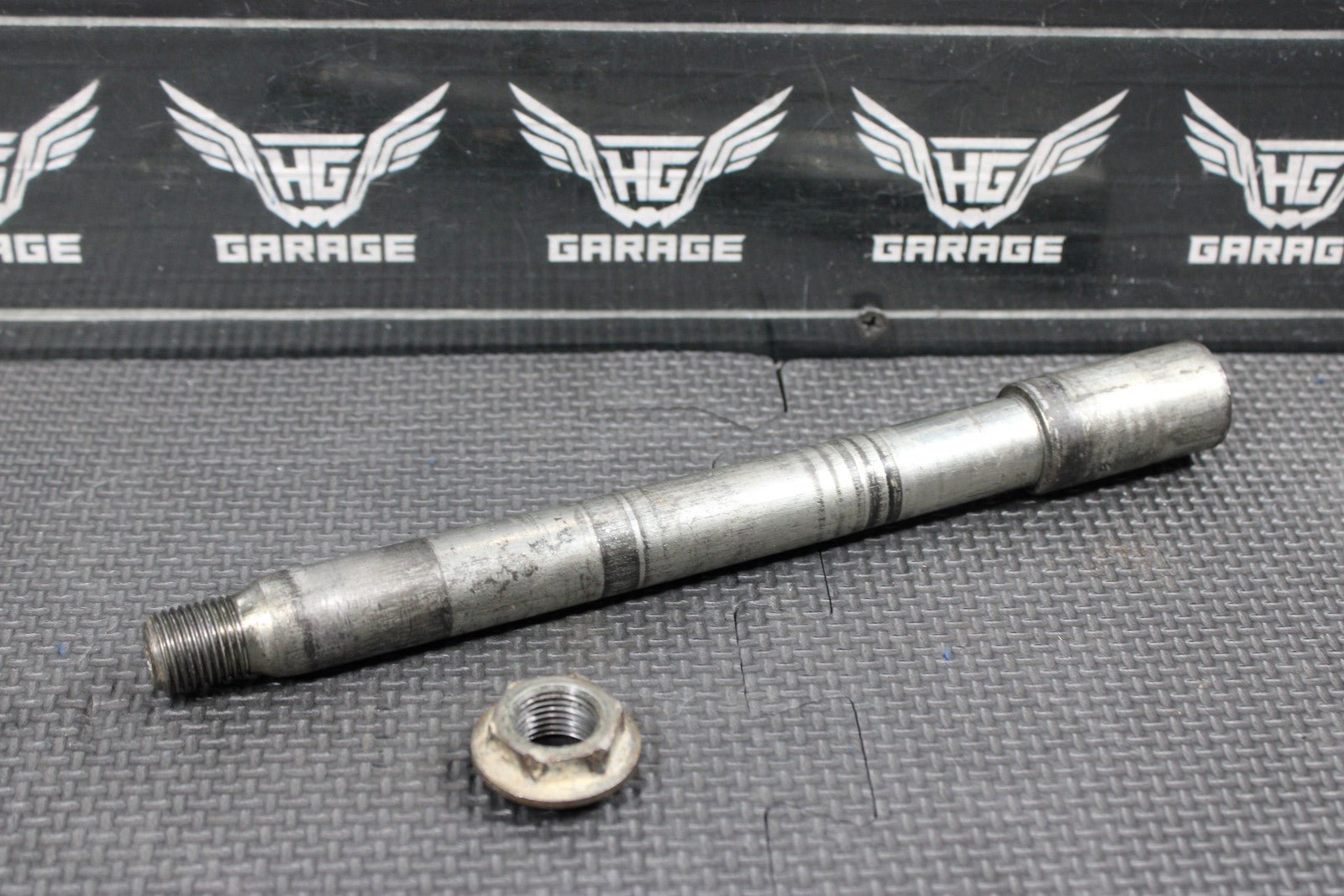2001 YAMAHA YZ250 OEM FRONT WHEEL RIM AXLE PIVOT BOLT 5BE - 25181 - 00 - 00 - hggarage