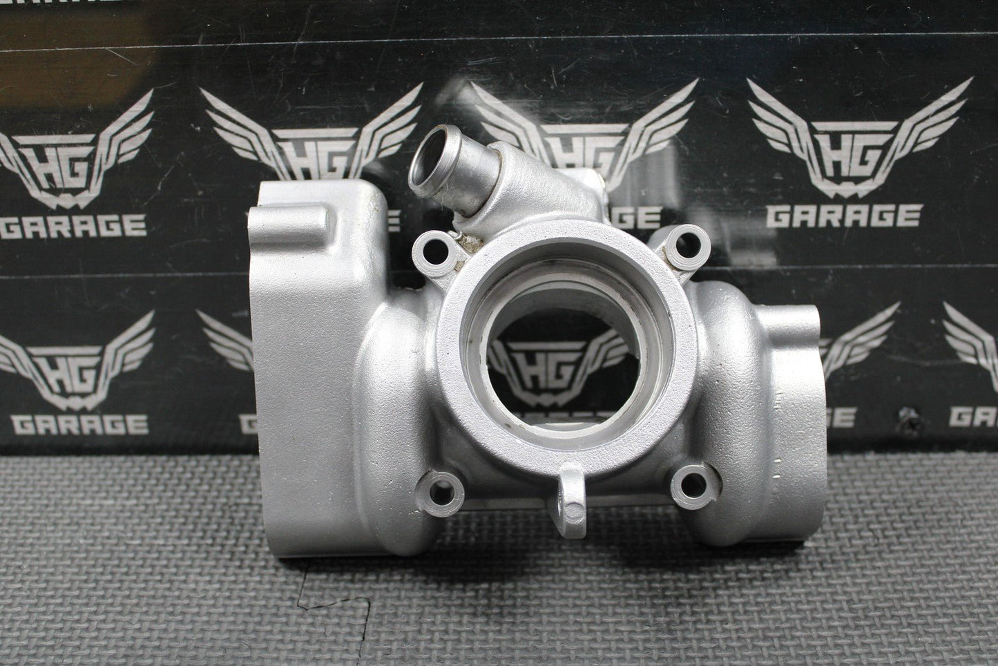 2001 01 - 03 HUSQVARNA CR250 WR250 OEM CYLINDER POWERVALVE EXHUAST COVER OUTLET - hggarage