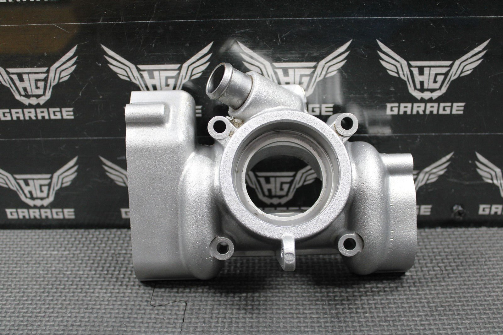 2001 01 - 03 HUSQVARNA CR250 WR250 OEM CYLINDER POWERVALVE EXHUAST COVER OUTLET - hggarage