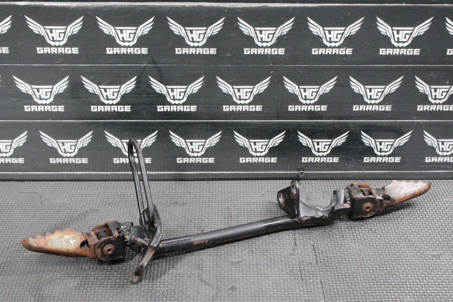 1997 YAMAHA RT100 OEM FOOT PEGS PEDALS FRAME STAND FOOTPEG PEDAL FOOTREST - hggarage