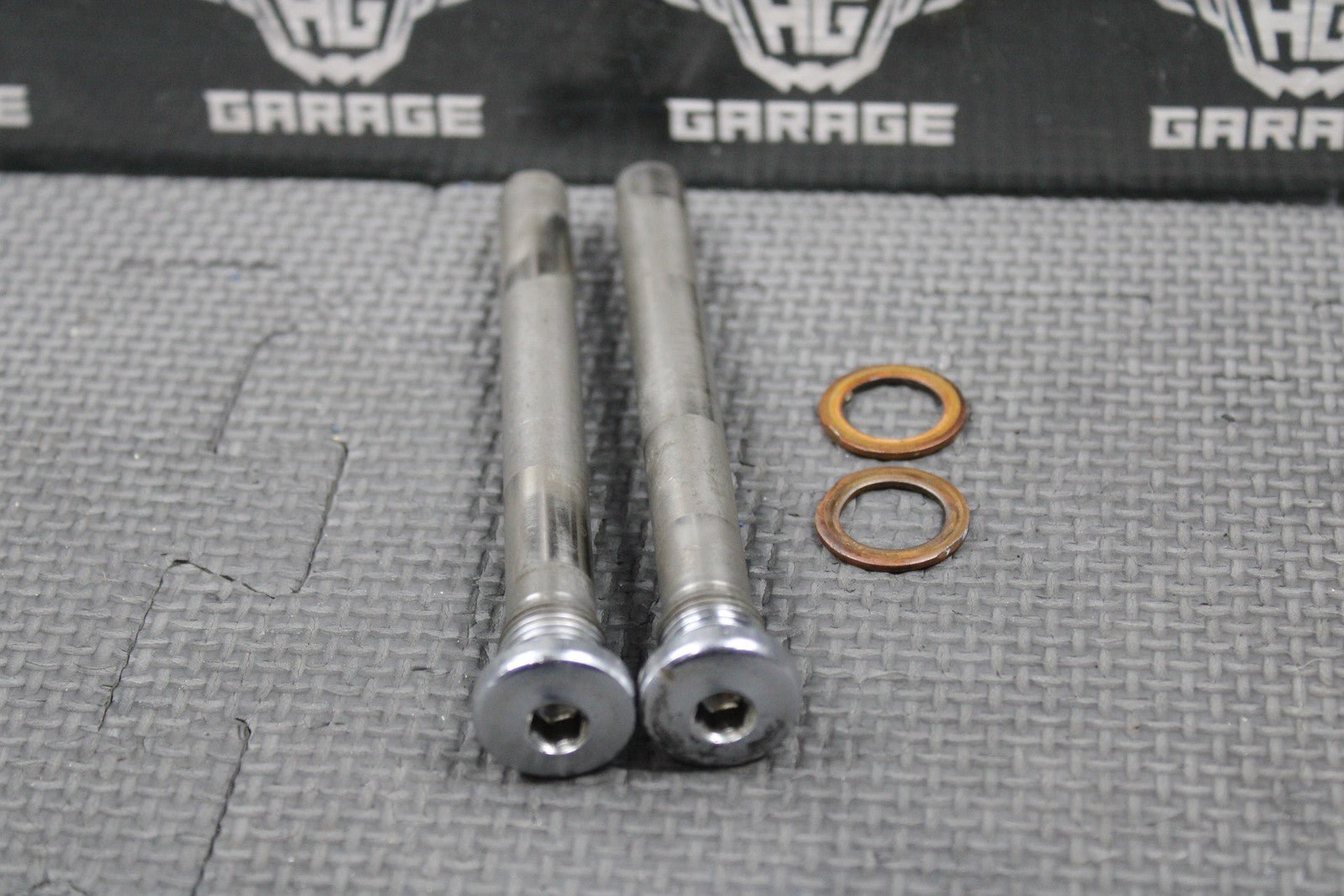 1989 HONDA 84 - 04 XR250R OEM CYLINDER HEAD ROCKER ARM SHAFT BOLTS 14451 - KK0 - 010 - hggarage