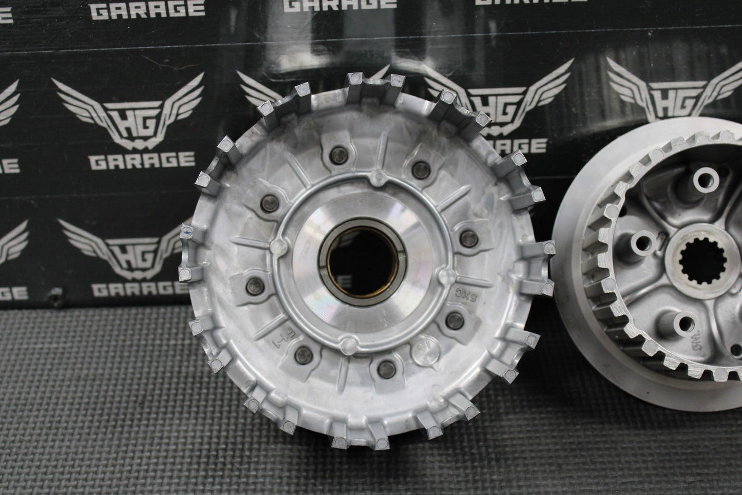 2010 09 - 13 YAMAHA YZ250F OEM CLUTCH W BASKET HUB PRESSURE PLATE 5XC - 16150 - 10 - 00 - hggarage