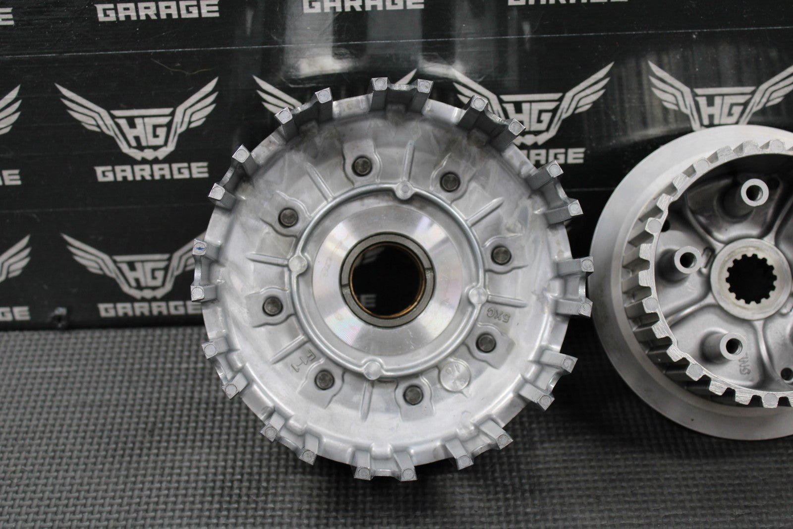 2010 09 - 13 YAMAHA YZ250F OEM CLUTCH W BASKET HUB PRESSURE PLATE 5XC - 16150 - 10 - 00 - hggarage