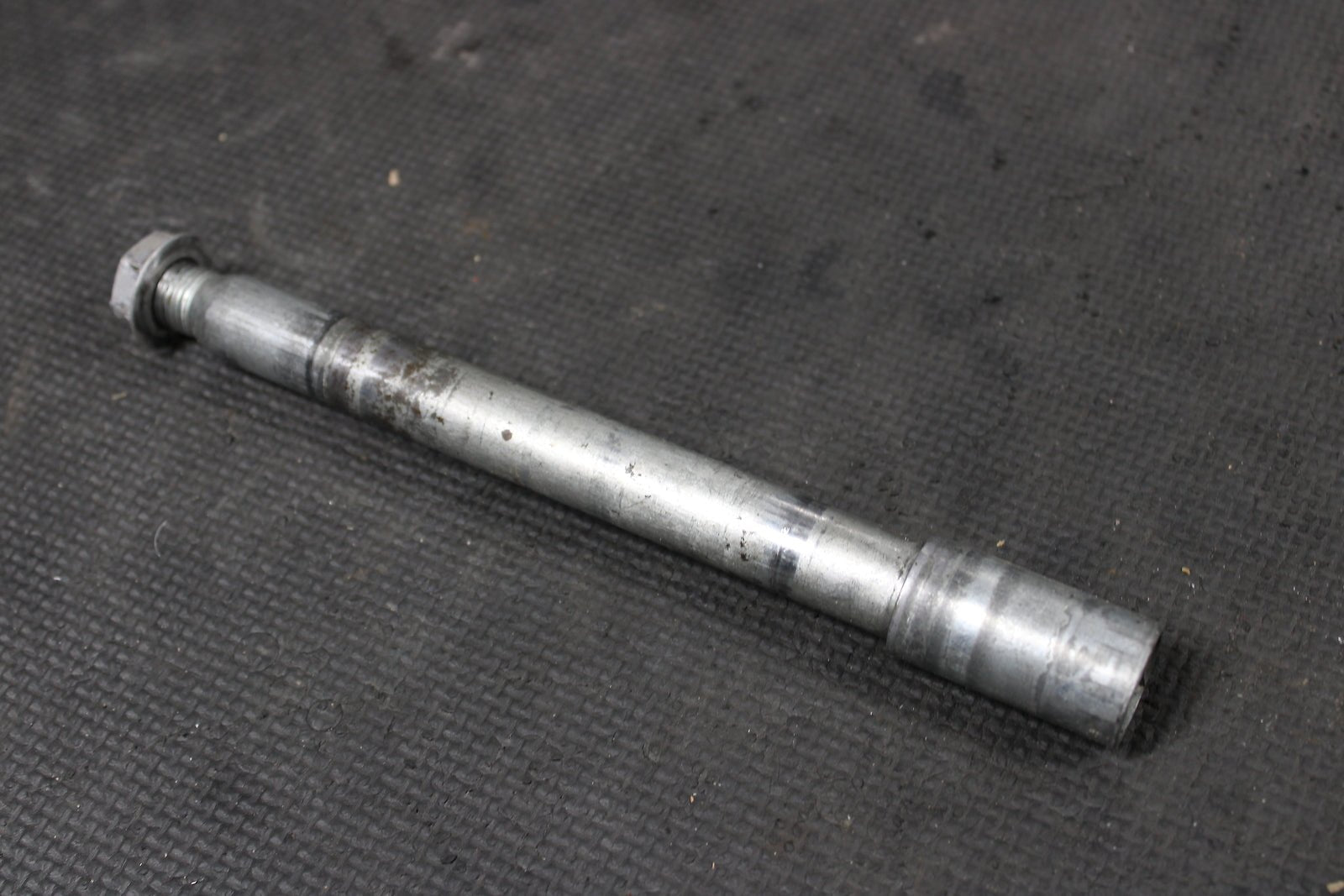 2007 YAMAHA YZ450F OEM FRONT REAR AXLE BACK WHEEL RIM SWINGARM PIVOT BOLT AXLES - hggarage