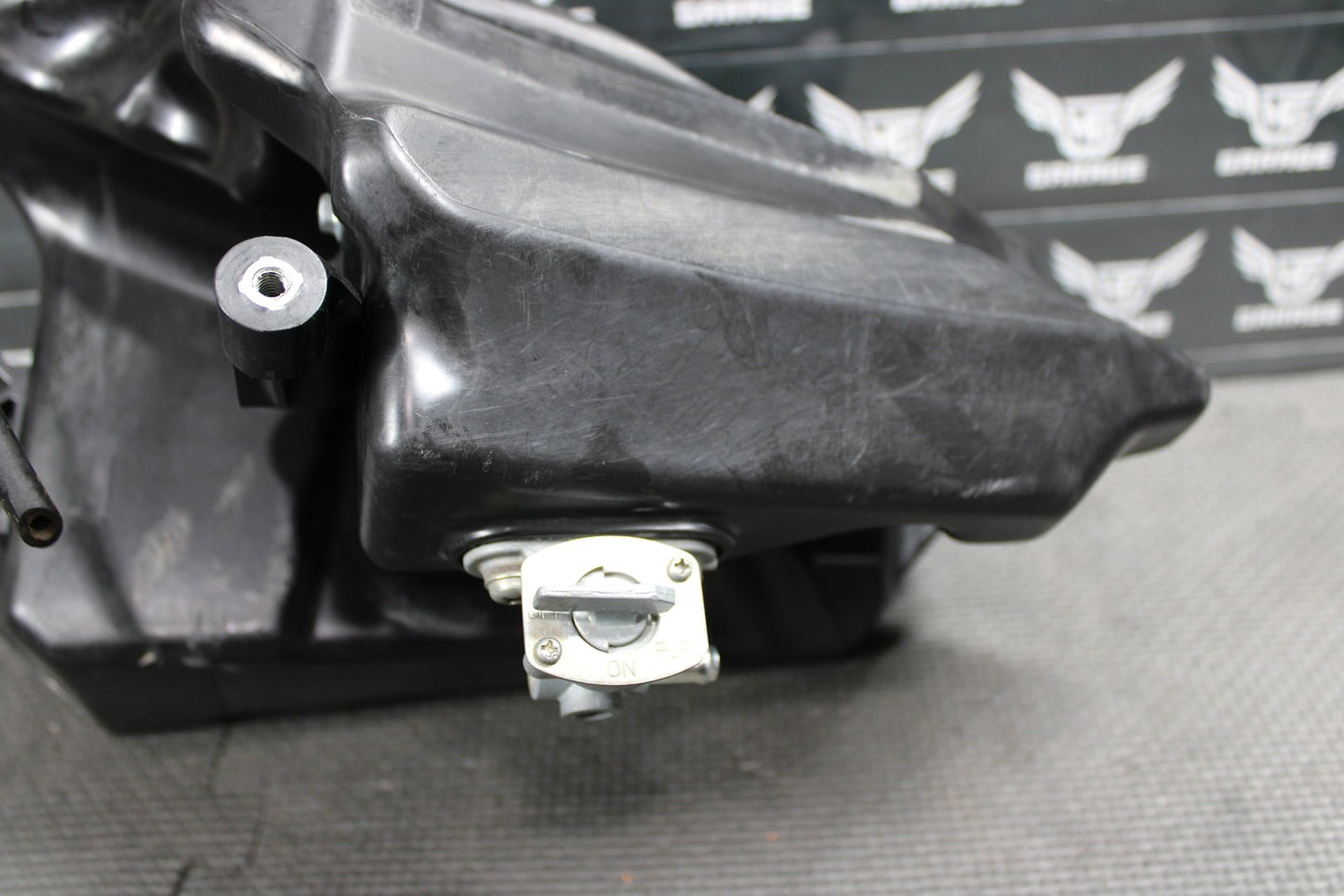 2018 YAMAHA YZ65 OEM GAS FUEL TANK CELL PETROL RESERVOIR BR8 - 24110 - 00 - 00 - hggarage