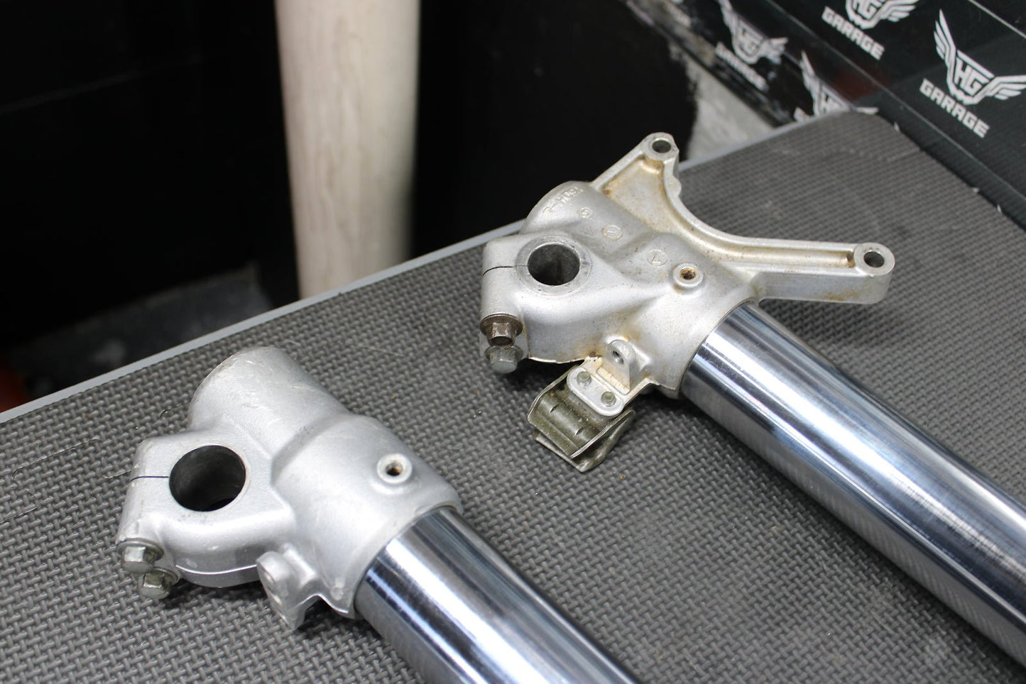 1998 Yamaha YZ400F OEM Right Left Front Suspension Forks Shocks - hggarage