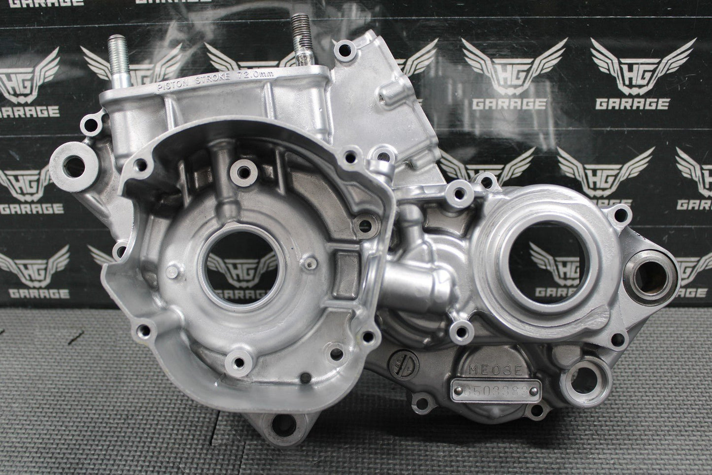 2003 HONDA CR250R OEM LEFT ENGINE CRANKCASE CRANK CASE BLOCK 04922 - KZ3 - L31 NICE! - hggarage