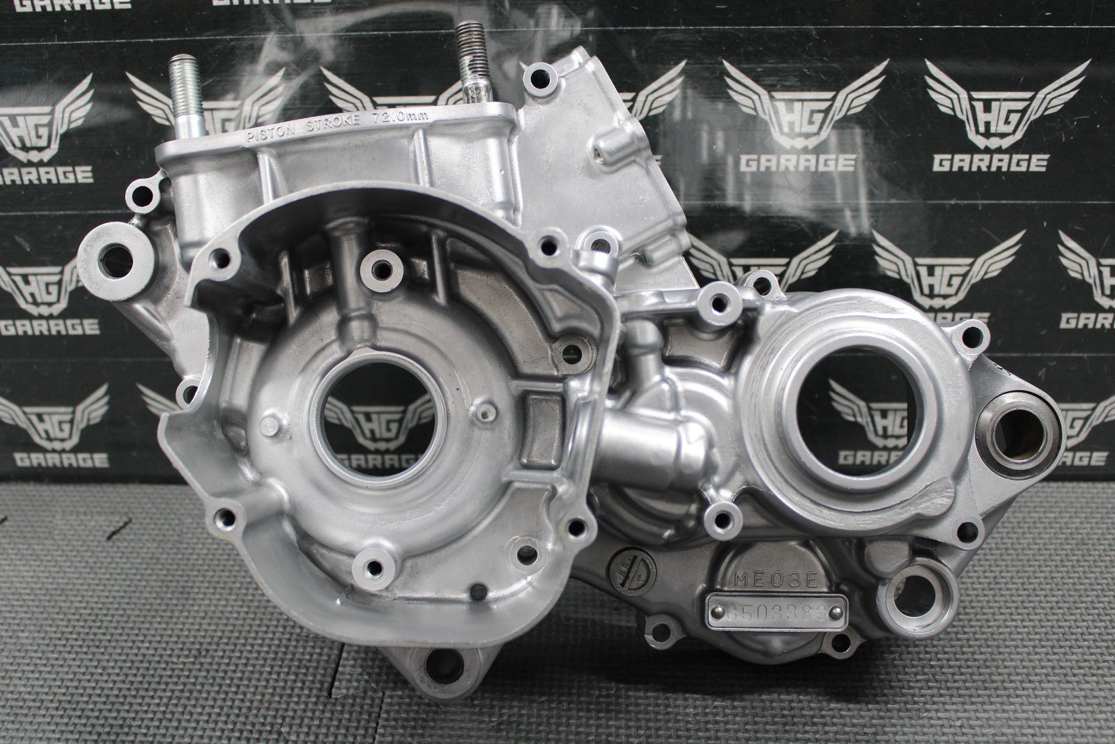 2003 HONDA CR250R OEM LEFT ENGINE CRANKCASE CRANK CASE BLOCK 04922 - KZ3 - L31 NICE! - hggarage