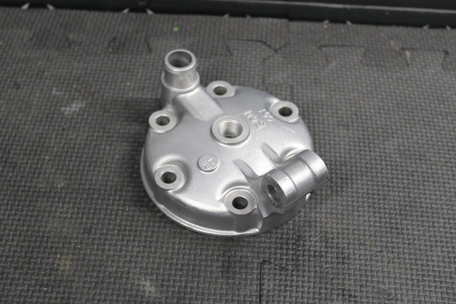 1999 YAMAHA YZ250 ENGINE MOTOR CYLINDER HEAD 5CU - 11111 - 00 - 00 - hggarage