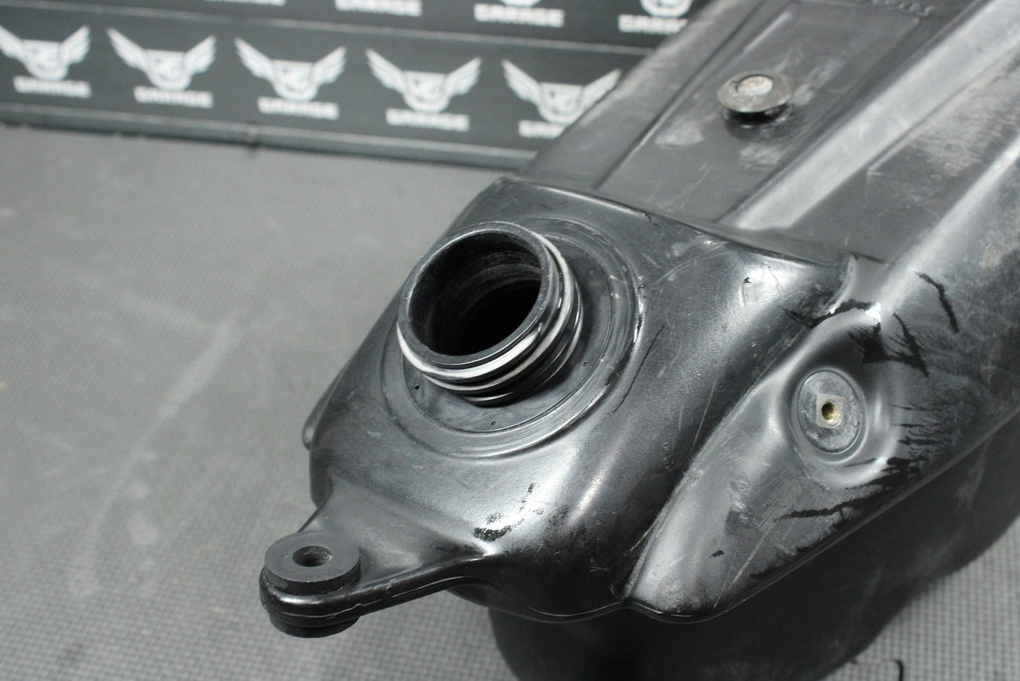 2000 HONDA CR250R OEM GAS FUEL TANK CELL PETROL RESERVOIR GAS TANK 17510 - KZ4 - J20 - hggarage