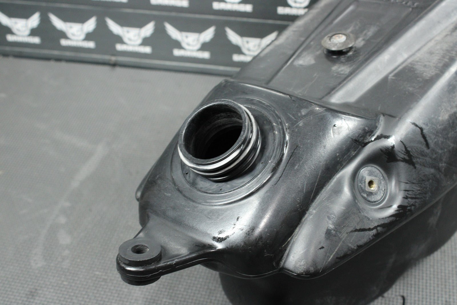 2000 HONDA CR250R OEM GAS FUEL TANK CELL PETROL RESERVOIR GAS TANK 17510 - KZ4 - J20 - hggarage