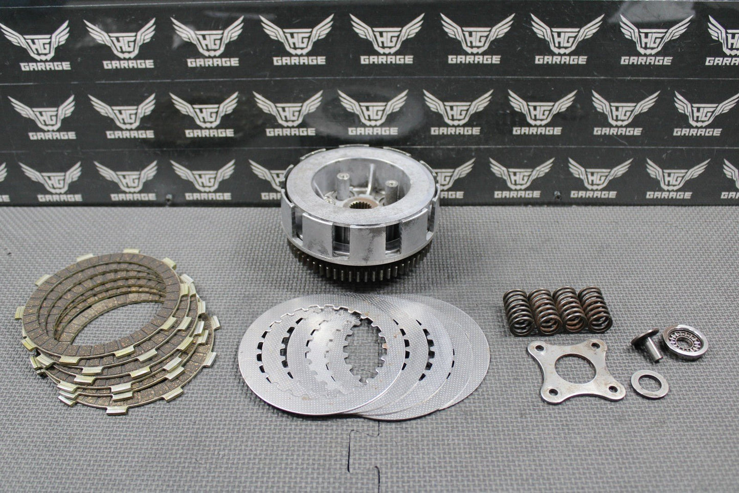 1989 HONDA 88 - 95 XR250R OEM CLUTCH BASKET HUB PRESSURE PLATE W PLATES SPRINGS - hggarage