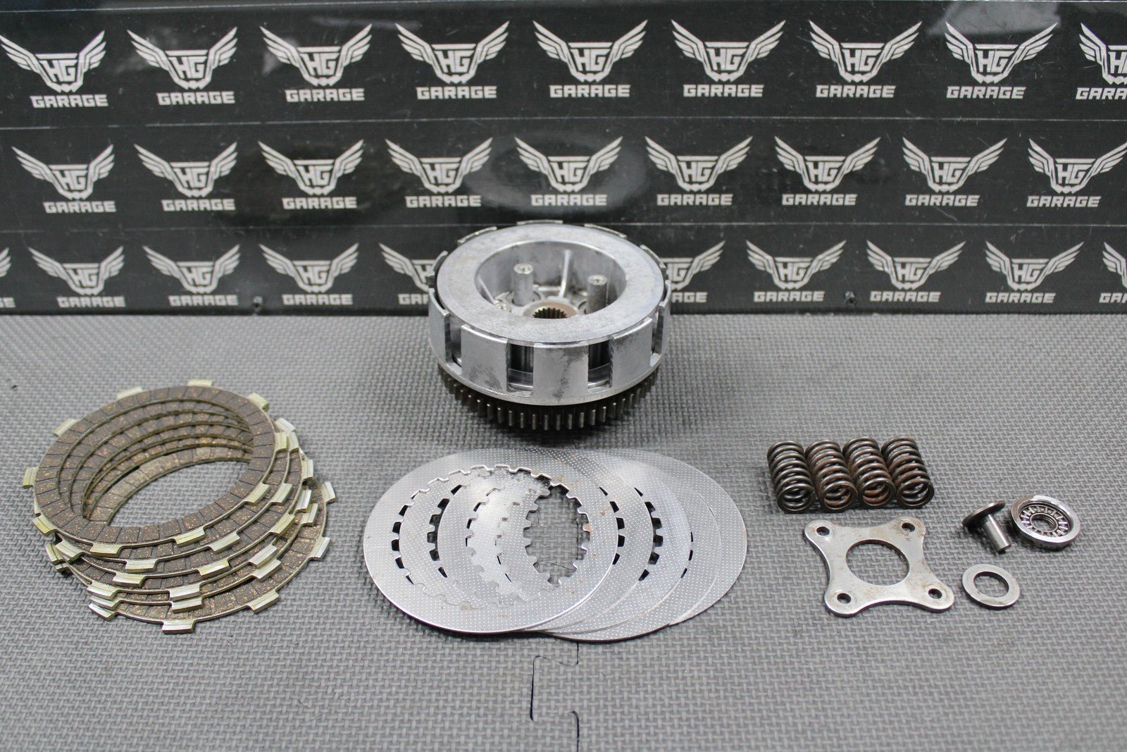 1989 HONDA 88 - 95 XR250R OEM CLUTCH BASKET HUB PRESSURE PLATE W PLATES SPRINGS - hggarage