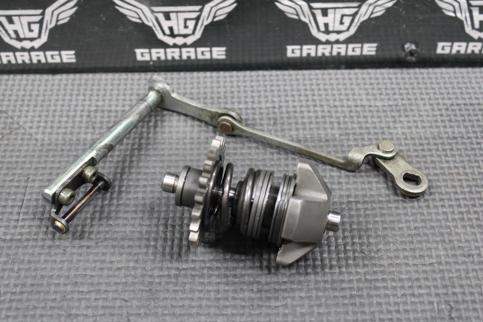 1999 2000 YAMAHA YZ125 OEM EXHAUST POWER VALVE LINKAGE PUSH ROD GOVERNOR GEAR - hggarage
