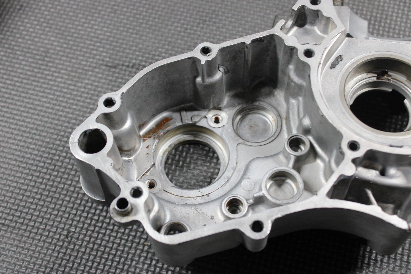 2001 KAWASAKI 01 - 05 KX100 KX85 OEM LEFT RIGHT ENGINE MOTOR CRANKCASE CRANK CASES - hggarage