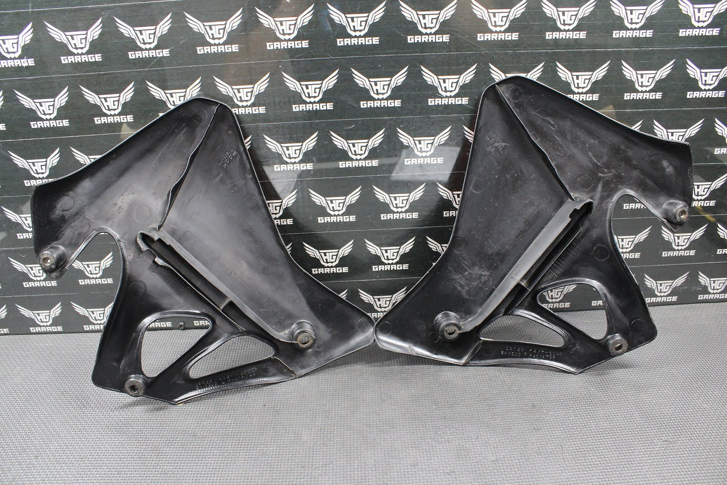 1996 HONDA CR125R CR250R OEM BLACK PLASTIC TANK RADIATOR SHROUDS LEFT RIGHT SET - hggarage