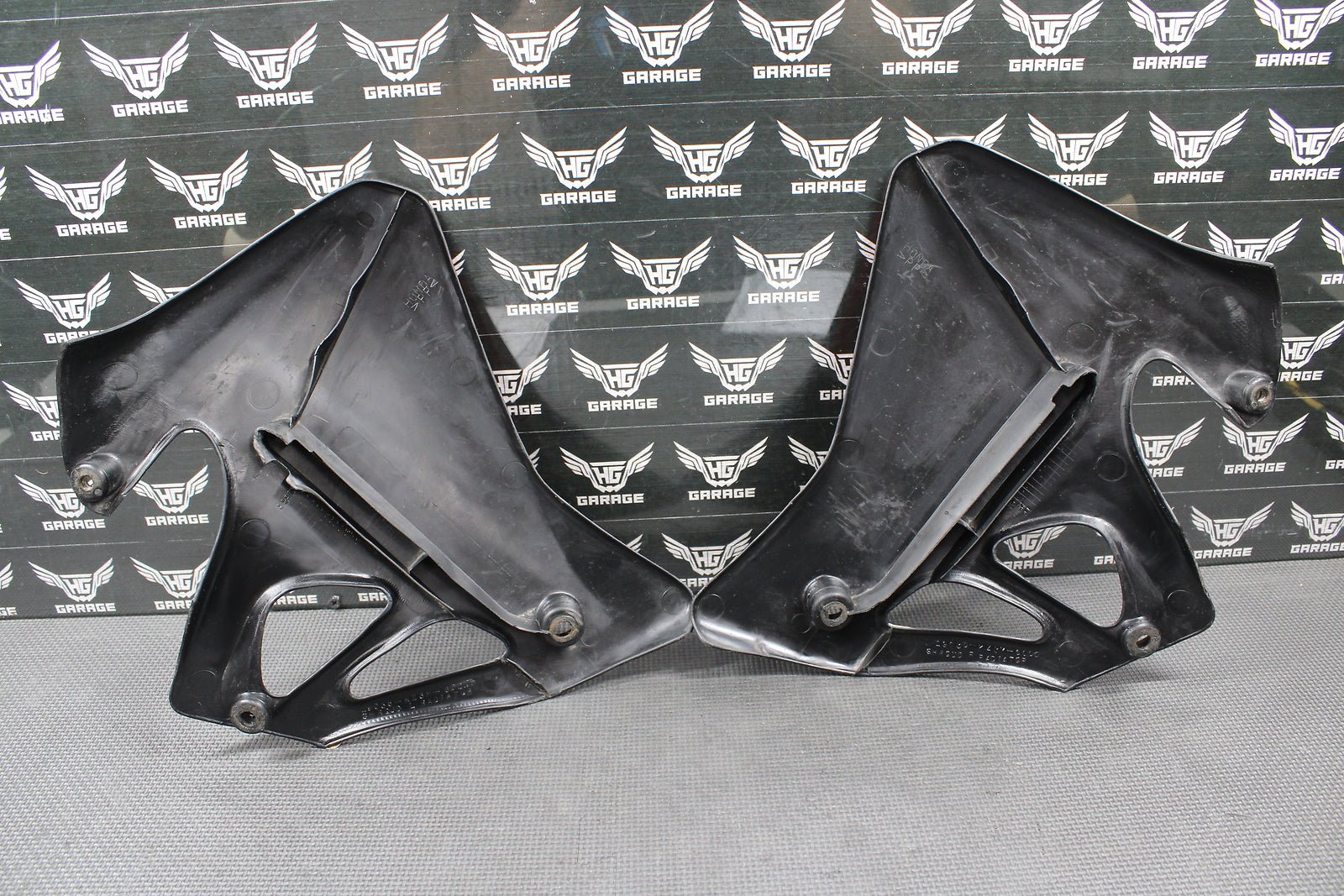 1996 HONDA CR125R CR250R OEM BLACK PLASTIC TANK RADIATOR SHROUDS LEFT RIGHT SET - hggarage