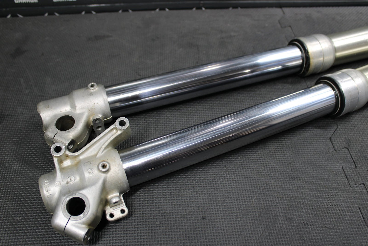 1997 Yamaha YZ125 OEM Right Left Front Suspension Forks Shocks 4XM - 23102 - L0 - 00 - hggarage
