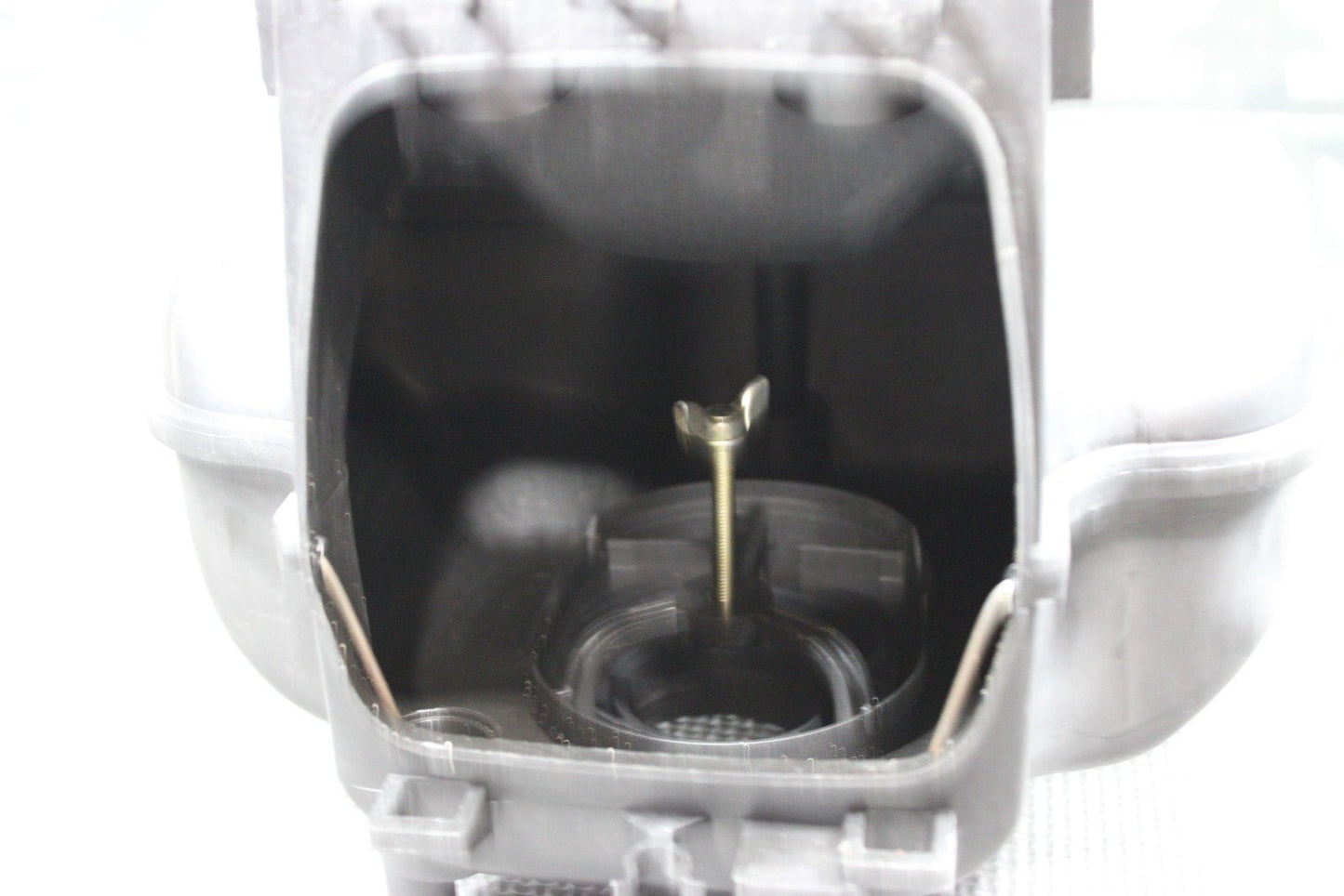 2005 SUZUKI DR200SE OEM AIRBOX INTAKE AIR CLEANER CASE ASSEMBLY - hggarage