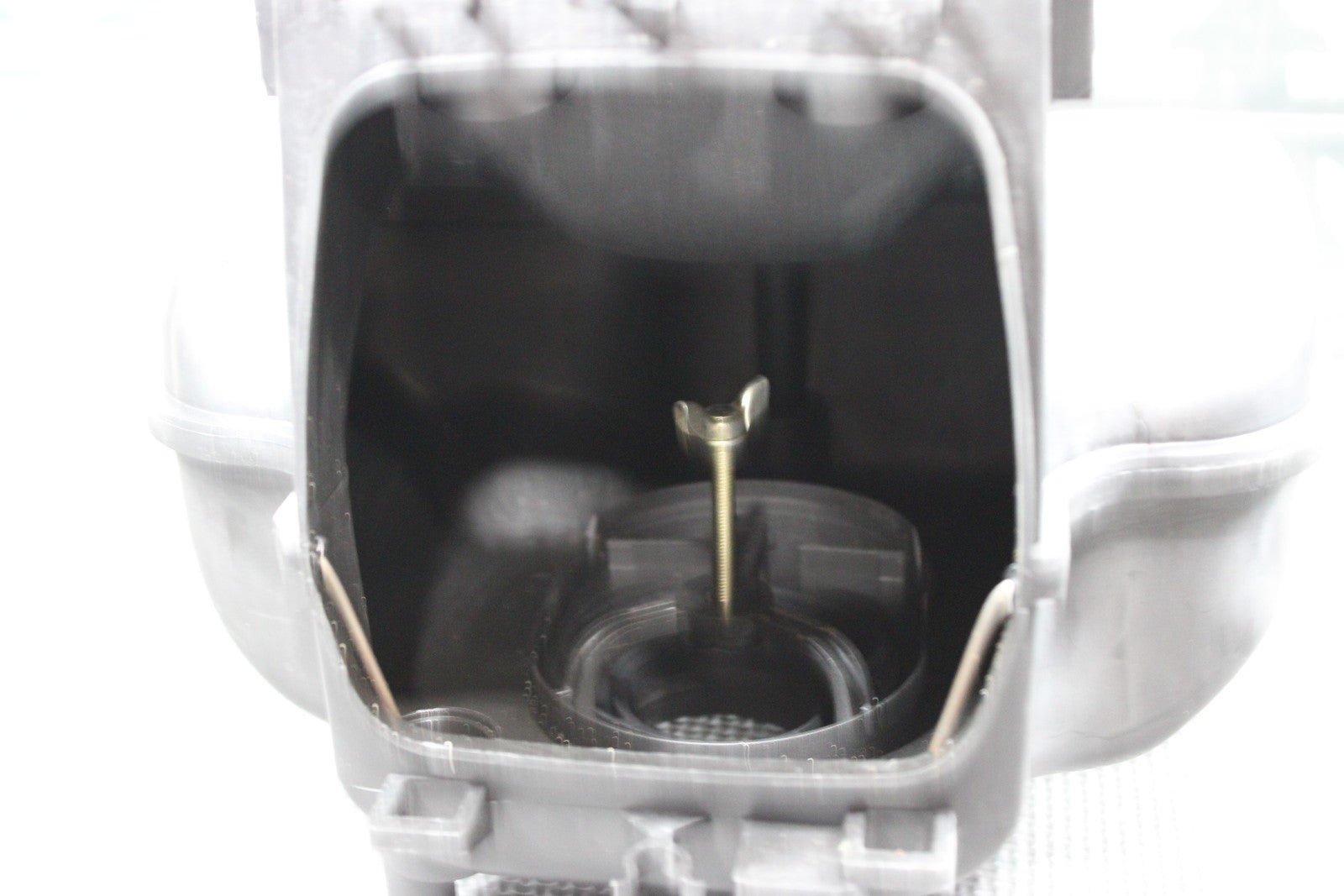 2005 SUZUKI DR200SE OEM AIRBOX INTAKE AIR CLEANER CASE ASSEMBLY - hggarage