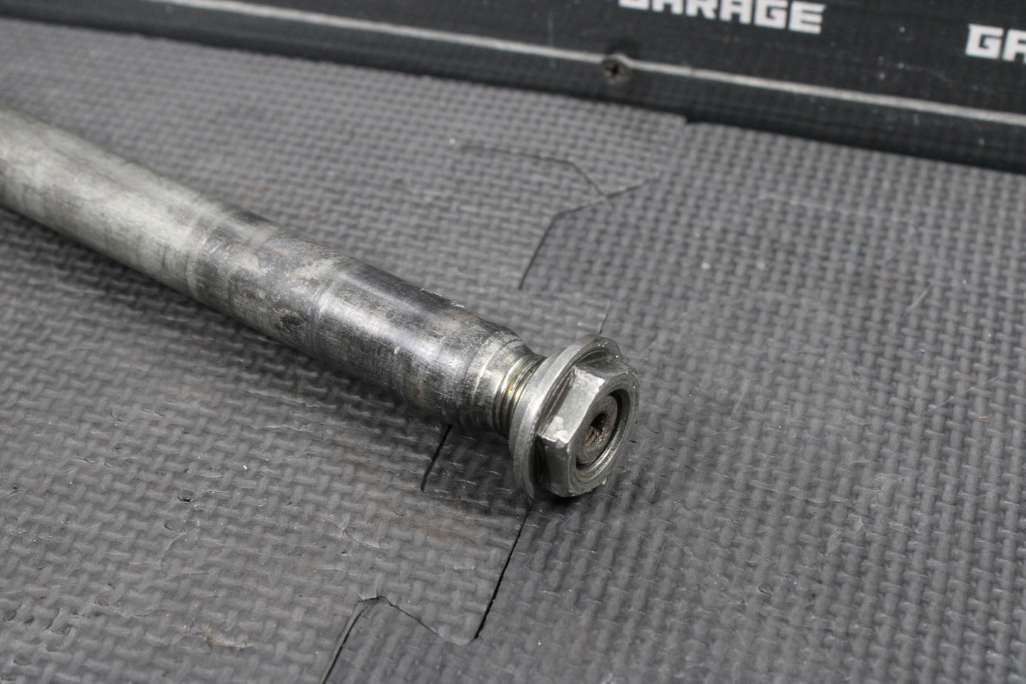 2002 YAMAHA YZ250 OEM FRONT WHEEL RIM AXLE PIVOT BOLT 5BE - 25181 - 00 - 00 - hggarage
