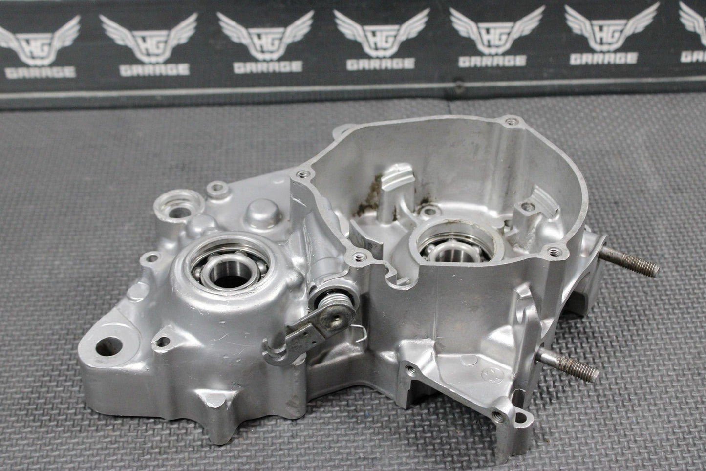 2007 02 - 18 YAMAHA YZ85 OEM LEFT ENGINE MOTOR CRANKCASE CRANK CASES BLOCK - hggarage