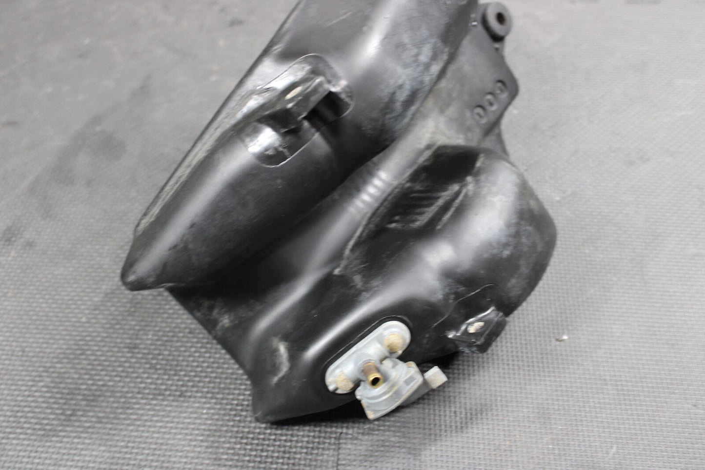 2002 KAWASAKI KX65 OEM GAS FUEL TANK CELL PETROL RESERVOIR 51001-1567-6Z