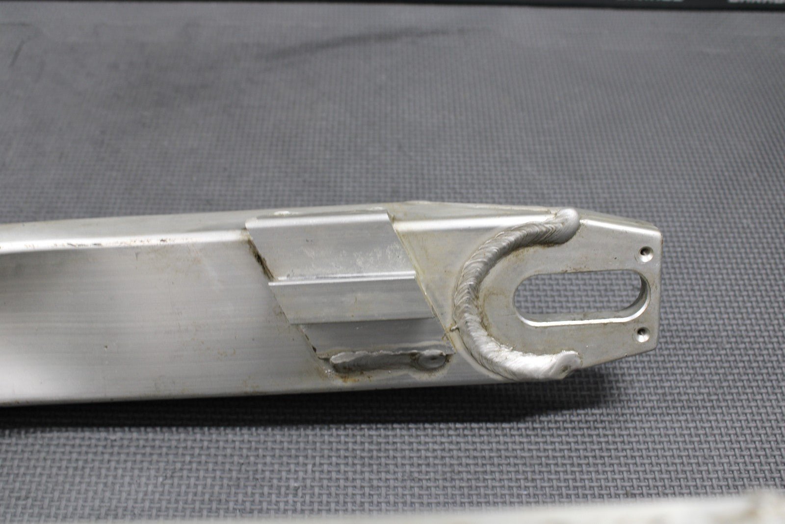 1998 SUZUKI RM125 RM250 MODEL W OEM SWINGARM SWING ARM SUSPENSION 61000 - 37E00 - hggarage