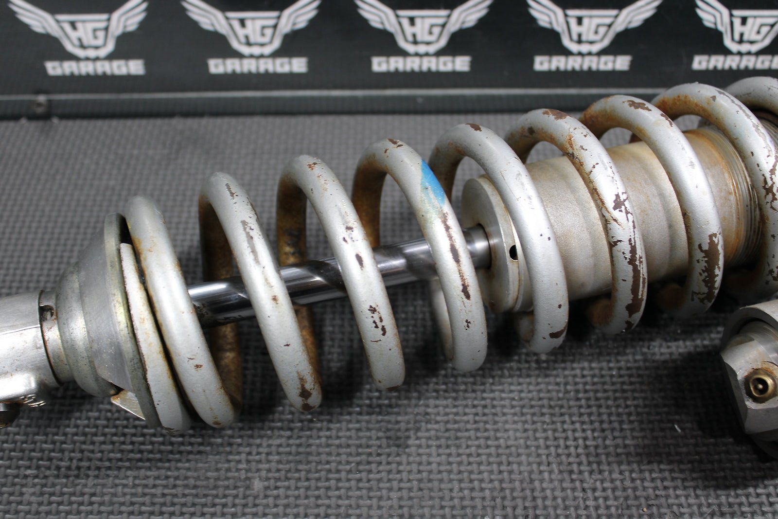 1998 YAMAHA YZ400F OEM REAR BACK SHOCK ABSORBER SUSPENSION - hggarage