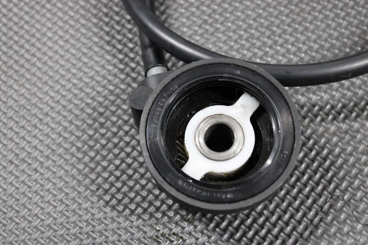 2005 SUZUKI DR200SE SPEED DRIVE GEAR HUB WITH CABLE SPEEDOMETER GAUGE CLUSTER - hggarage