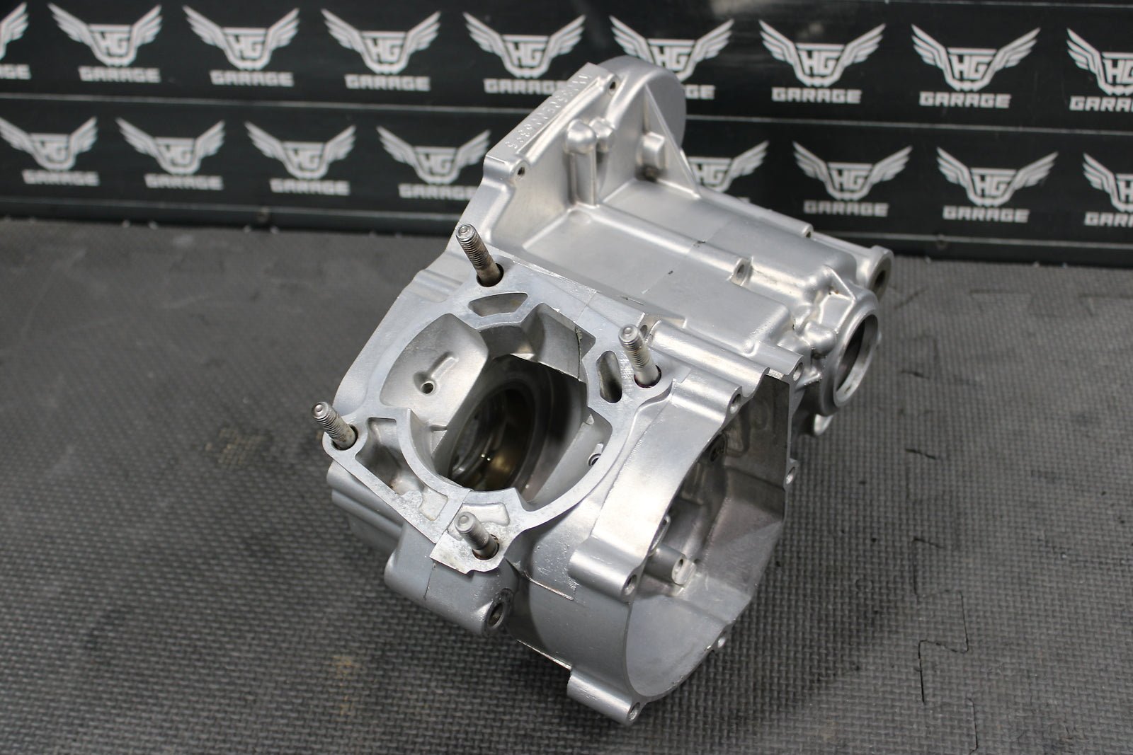 2016 KAWASAKI KX85 OEM LEFT RIGHT ENGINE MOTOR CRANKCASE CRANK - hggarage