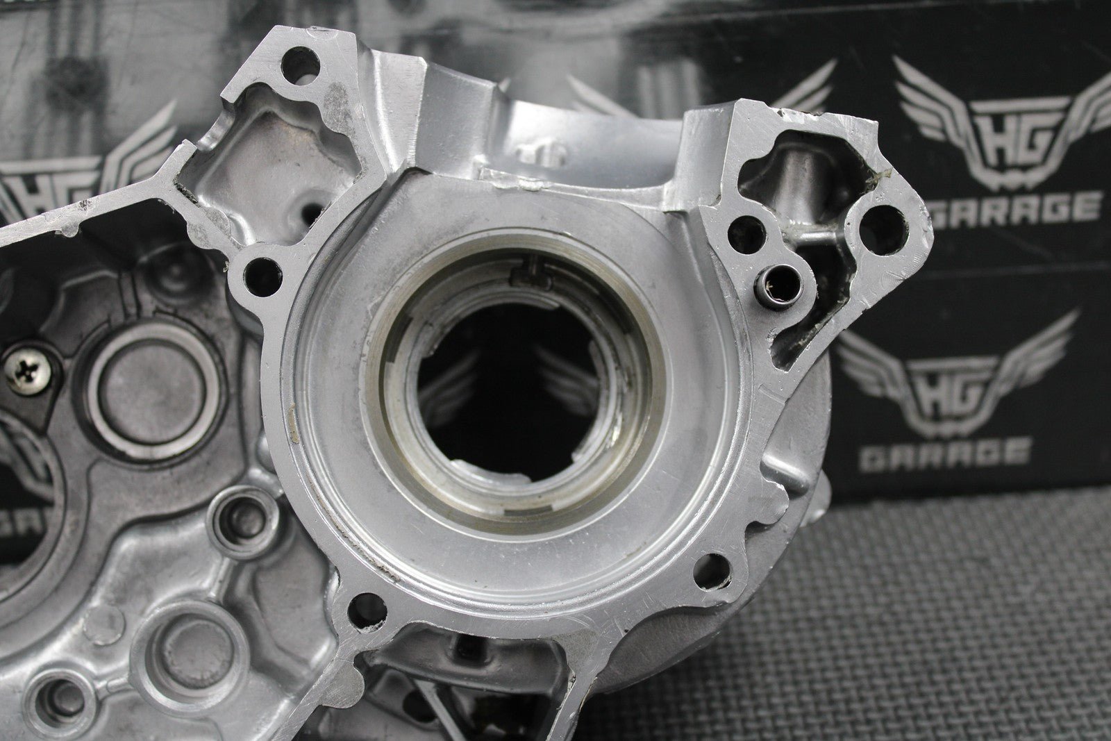 2015 KAWASAKI 14 - 21 KX85 KX100 OEM LEFT ENGINE CRANKCASE CRANK CASE 14001 - 0737 - hggarage