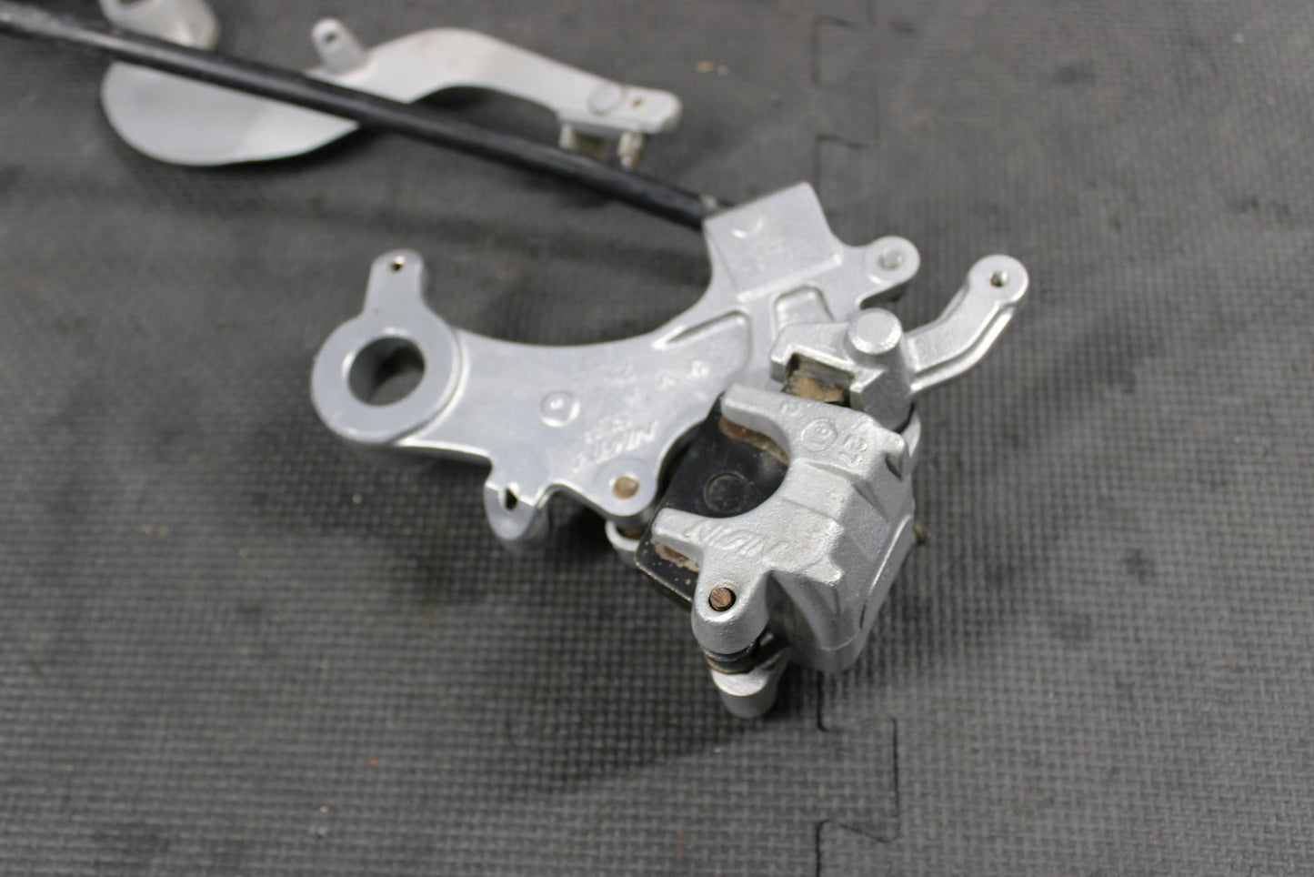 2000 YAMAHA YZ426F OEM REAR BACK BRAKE CALIPER MASTER CYLINDER ASSEMBLY - hggarage
