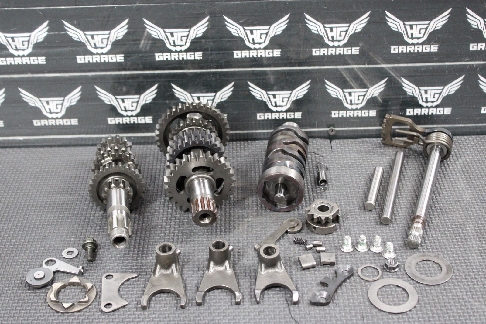 2005 KAWASAKI 03 - 06 KLX125 OEM ENGINE TRANSMISSION TRANNY GEABROX SHIFT FORKS - hggarage