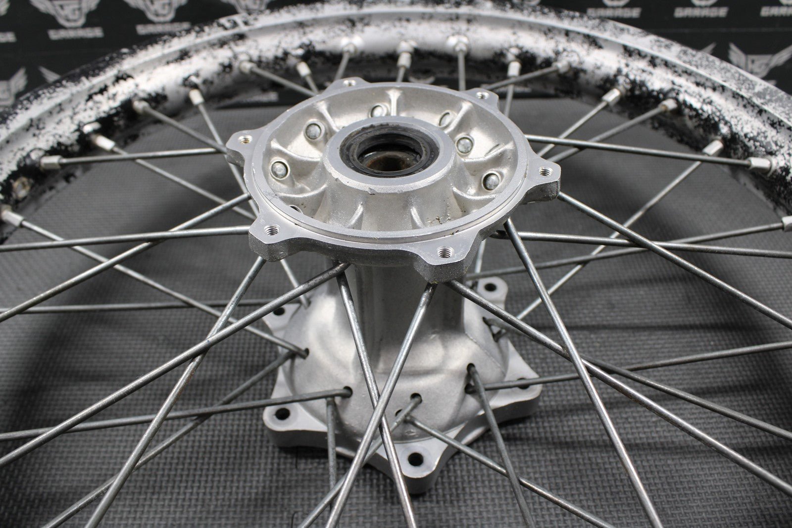 1999 SUZUKI 96 - 99 RM125 OEM 19" x 1.85" REAR BACK WHEEL RIM HUB 64111 - 43D00 - hggarage