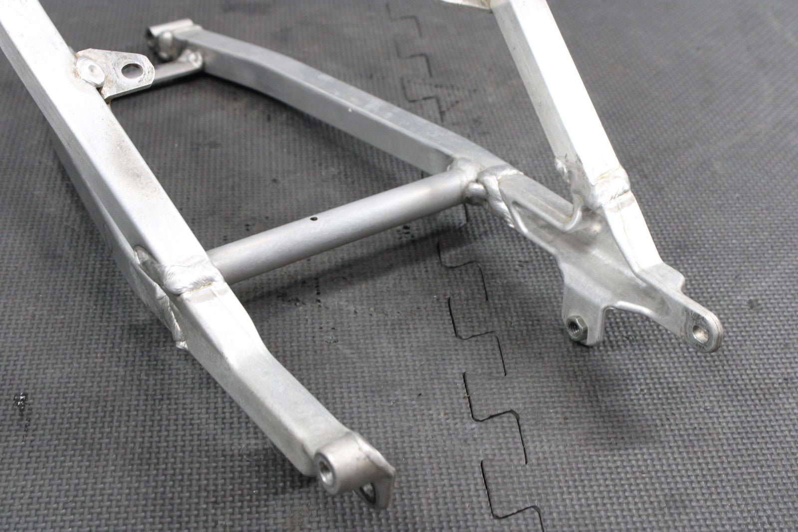 2006 YAMAHA YZ250F OEM REAR BACK SUB FRAME SUBFRAME 5XC - 21190 - 90 - 00 - hggarage