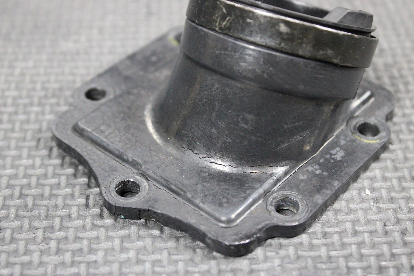 1996 KAWASAKI KX125 V FORCE INTAKE REED BLOCK CARBURATOR HOLDER ASSEMBLY - hggarage