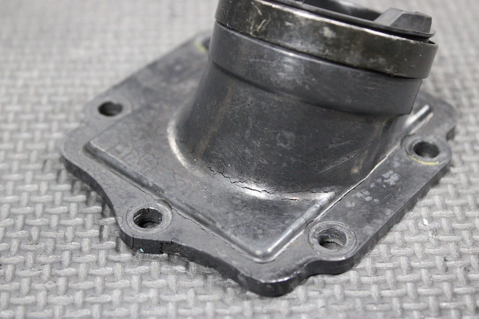 1996 KAWASAKI KX125 V FORCE INTAKE REED BLOCK CARBURATOR HOLDER ASSEMBLY - hggarage