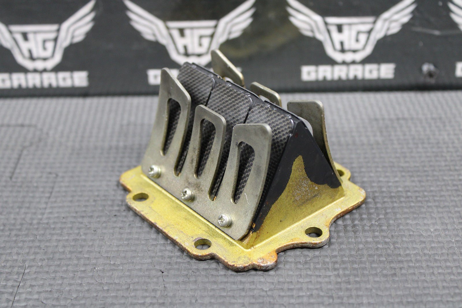 1992 90 - 92 KAWASAKI KX125 OEM INTAKE REED VALVE BLOCK CARBON REEDS 12021 - 1085 - hggarage