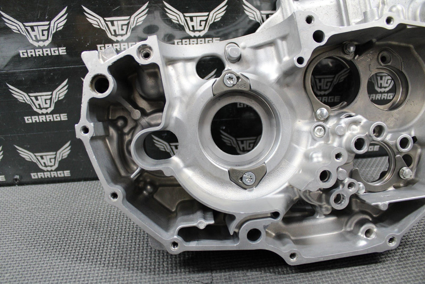 2009 YAMAHA 06 - 09 YZ450F OEM RIGHT SIDE ENGINE MOTOR CRANKCASE CRANK CASE GOOD! - hggarage