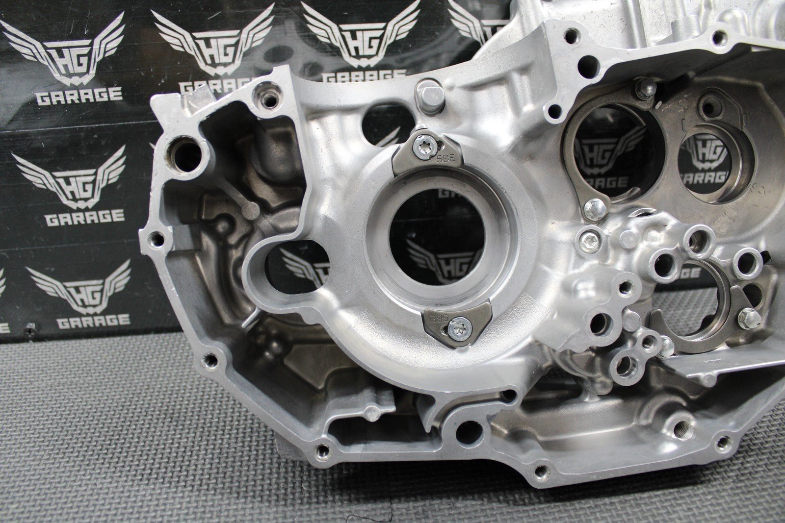 2009 YAMAHA 06 - 09 YZ450F OEM RIGHT SIDE ENGINE MOTOR CRANKCASE CRANK CASE GOOD! - hggarage