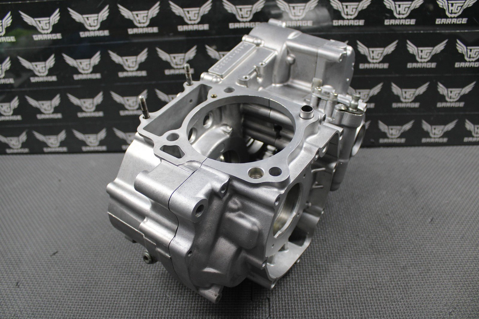 2003 KAWASAKI KLX400SR DRZ400 OEM LEFT RIGHT CRANKCASE CRANK CASE SET 14001 - S015 - hggarage