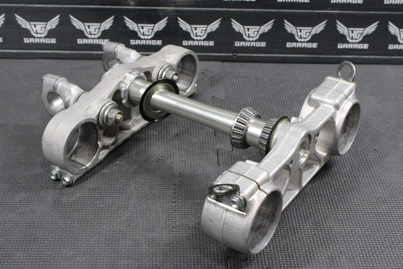 2023 HONDA CRF250R OEM FRONT FORKS LOWER UPPER TRIPLE TREE STEM CLAMP FRONT FORK - hggarage