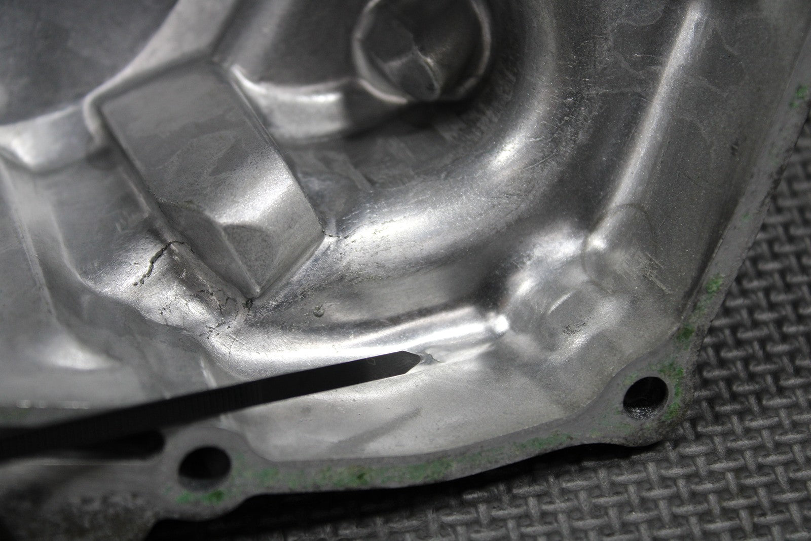 1999 HONDA XR200R 90 - 02 OEM ENGINE RIGHT CRANKCASE CLUTCH COVER 11330 - KT0 - 830 - hggarage
